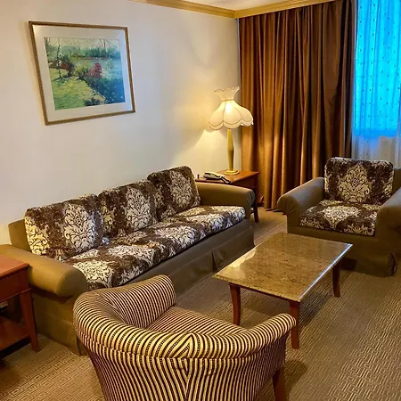 Maharaja Oriental Suite Makati
