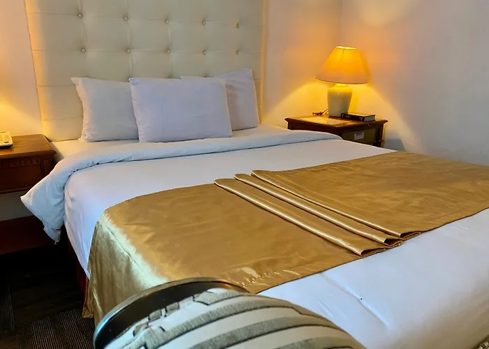Maharaja Oriental Makati Apartment *