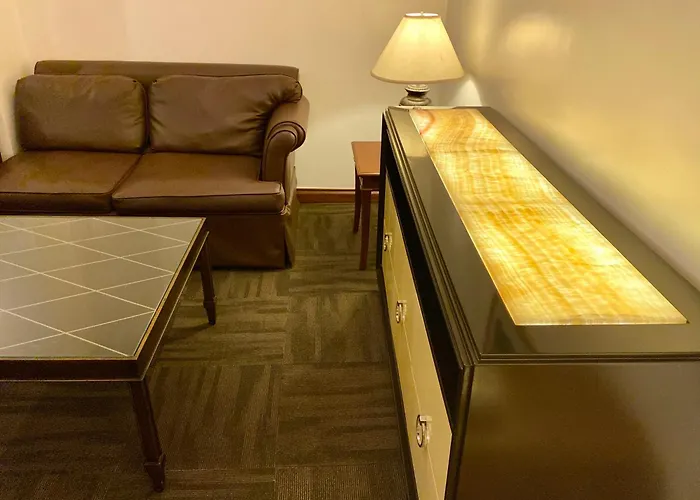 Maharaja Oriental Makati Apartment *