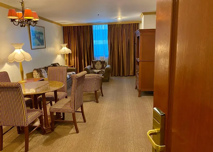 Maharaja Oriental Makati Apartment *